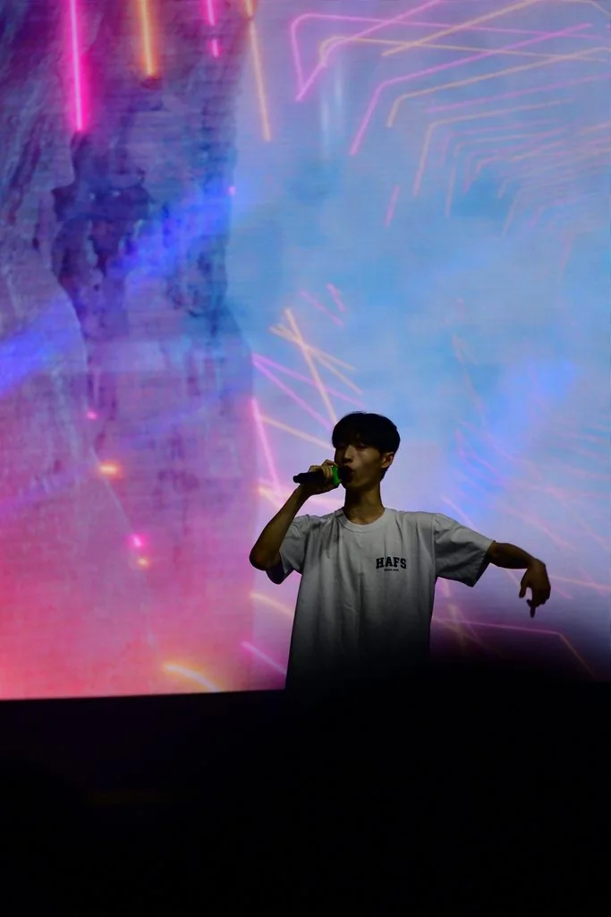 화양연화 in bloom, 학생회장의 노래로 축제의 문을 열다 — 1